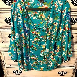 Can Heusen floral peasant top with bell sleeves 0x
